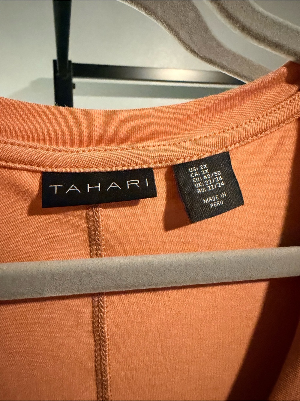TAHARI Women’s Coral/clay Knit Top